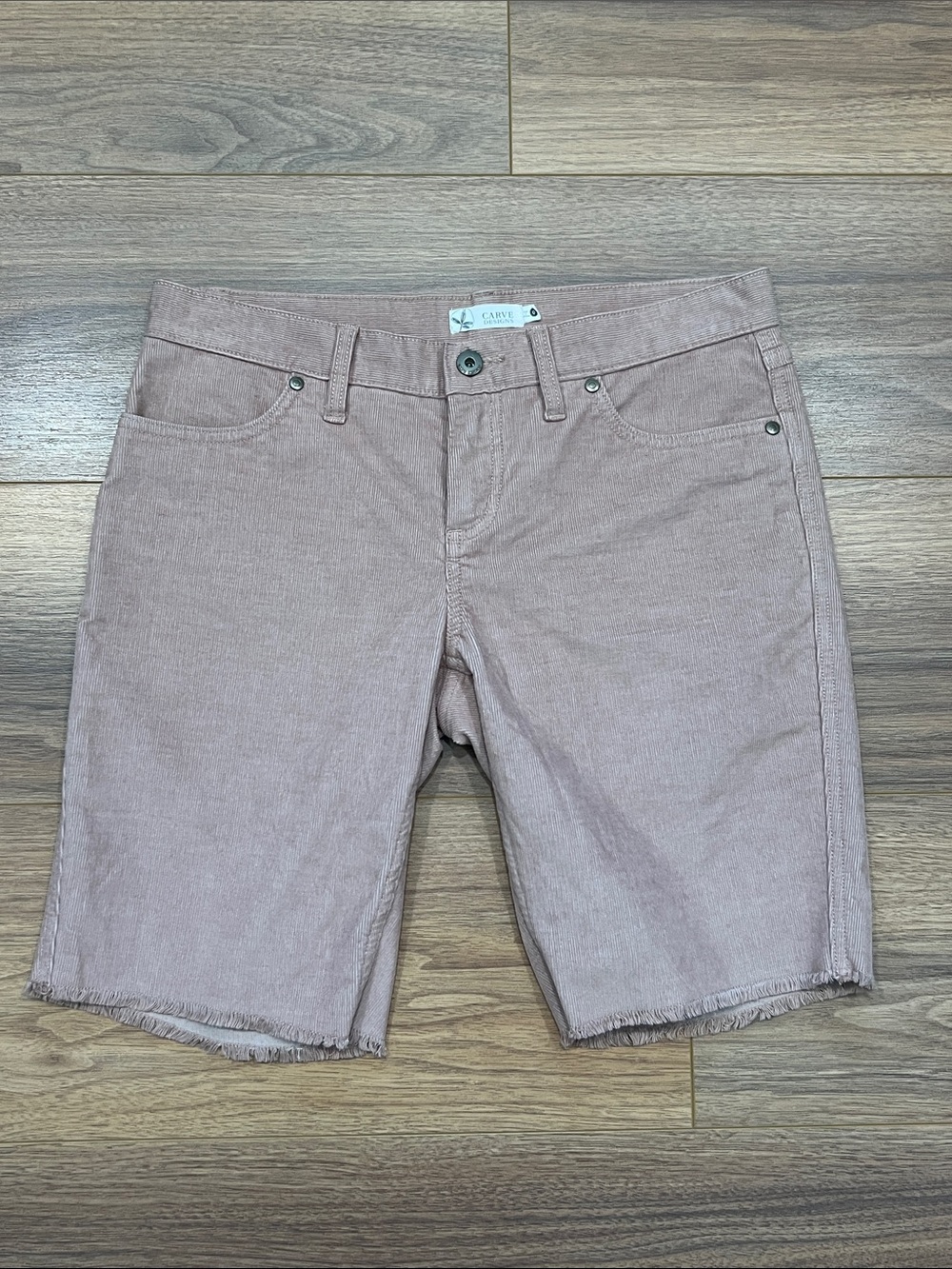 Carve Designs Oahu Corduroy 10” Shorts in Mauve Size 0